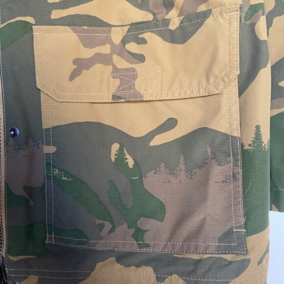 L.L.BEAN Women's Mountain Classic Water-Resistant Jacket in Camo Meddium - Picture 7 of 7